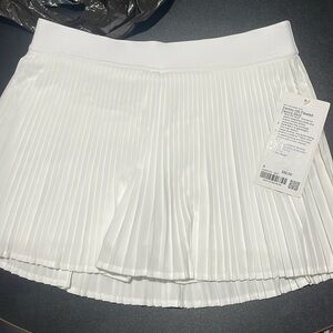 NWT varsity pleated lulu skirt
